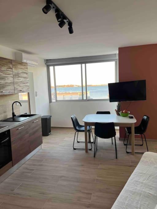 Joli Appart/Vue Etang/Clim /Wifi Balaruc-les-Bains Exterior foto